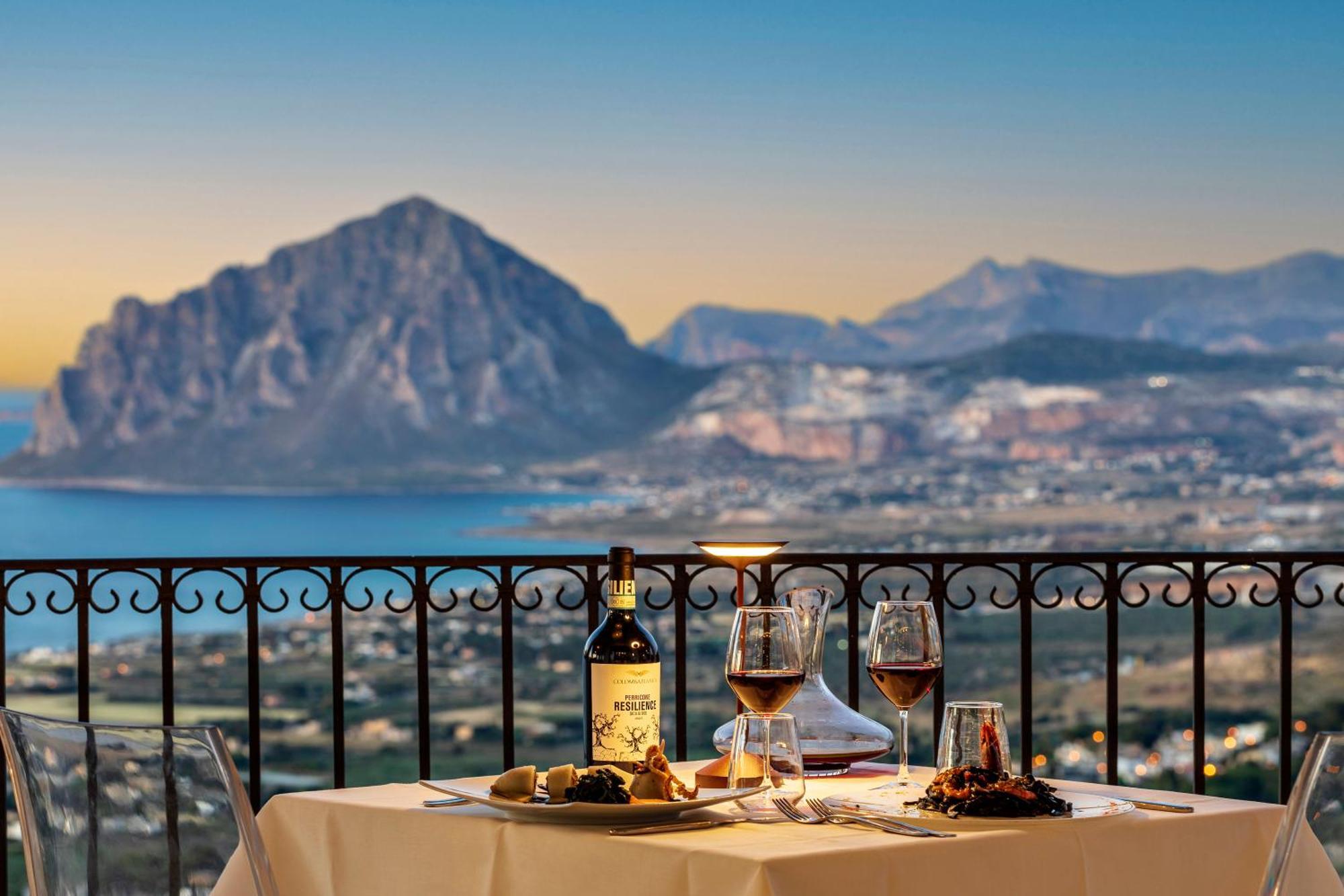 Hotel Venere Di Erice Resort & Spa วาลเดอรีส ภายนอก รูปภาพ