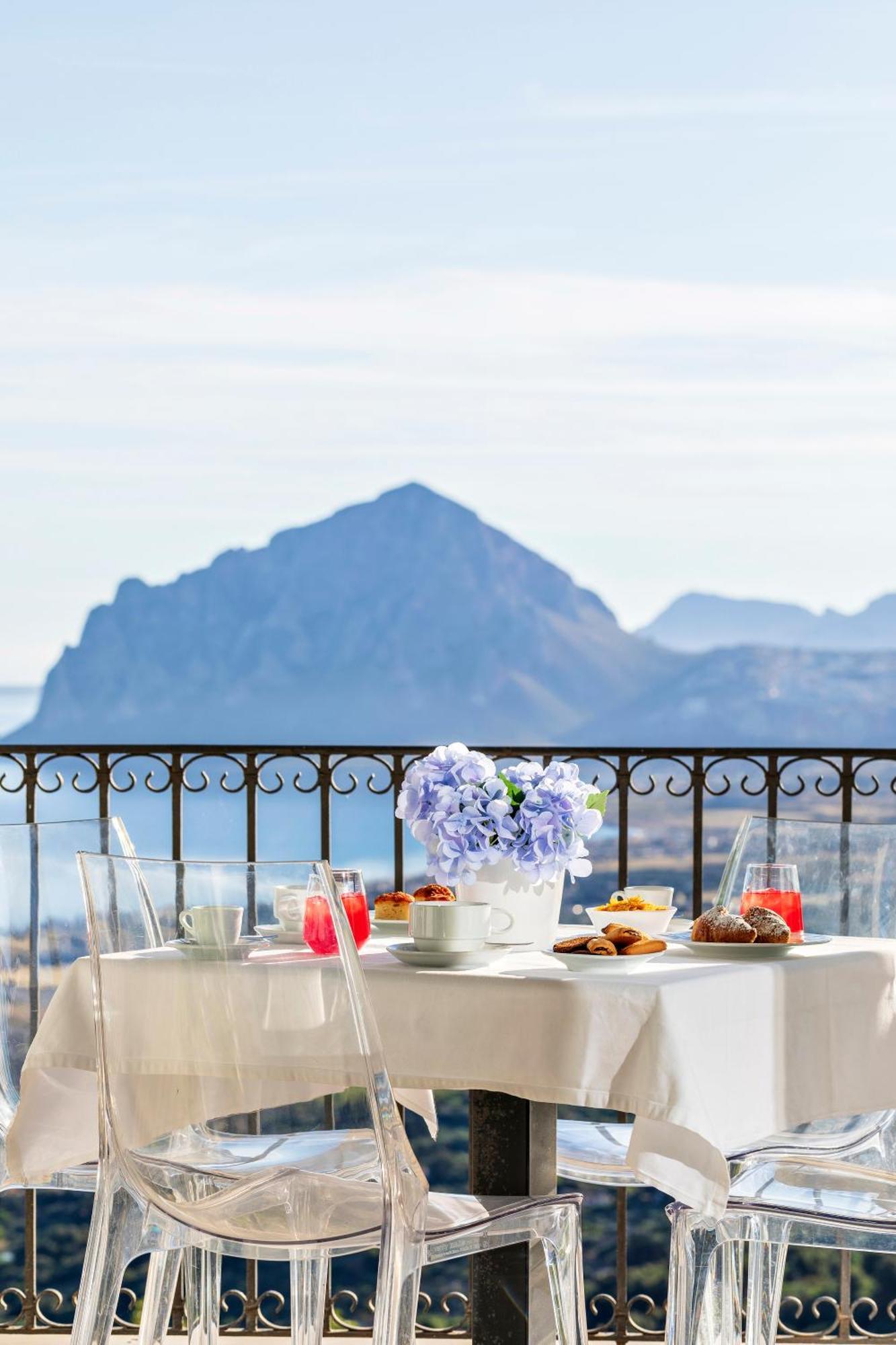 Hotel Venere Di Erice Resort & Spa วาลเดอรีส ภายนอก รูปภาพ
