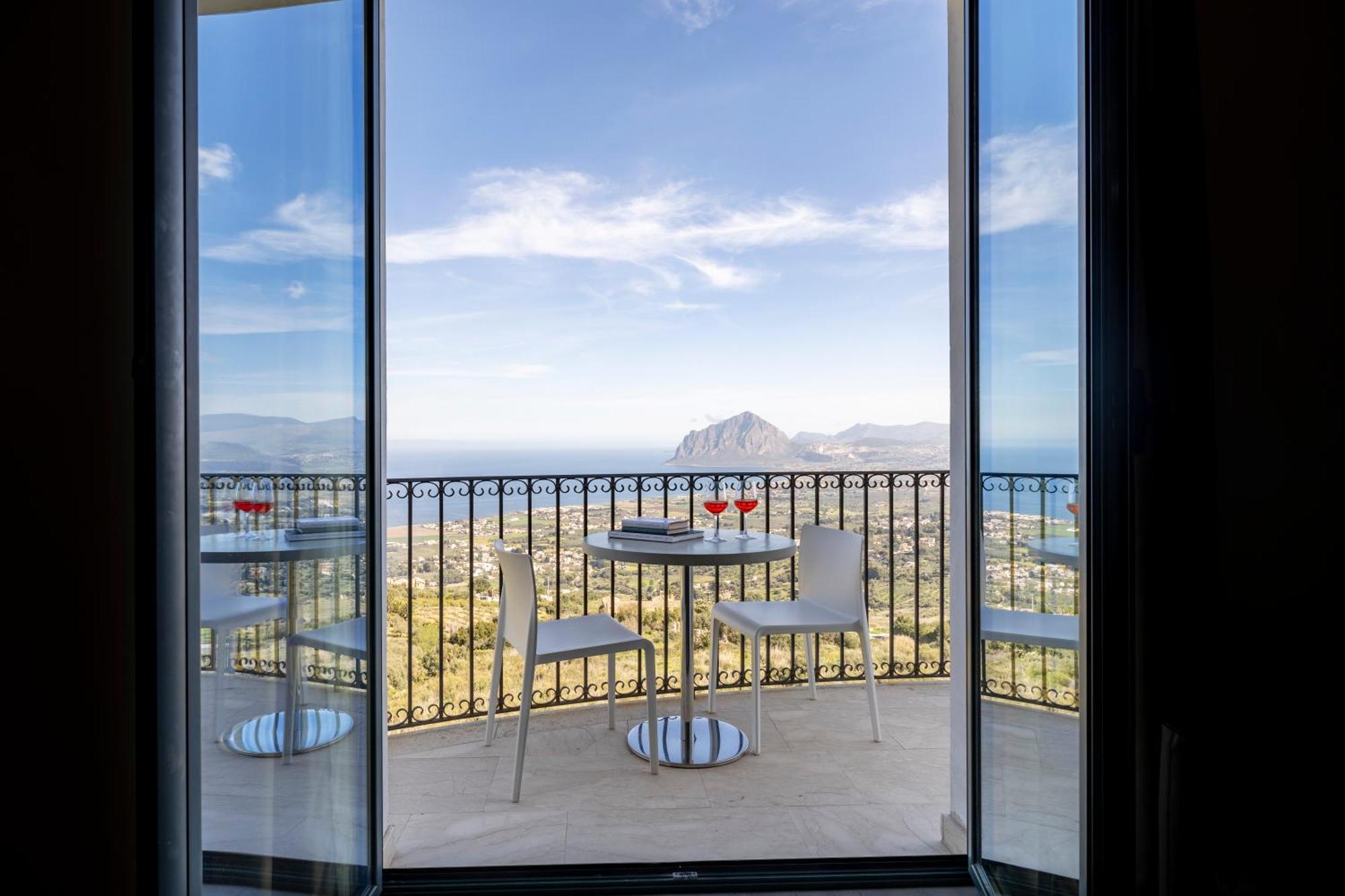 Hotel Venere Di Erice Resort & Spa วาลเดอรีส ภายนอก รูปภาพ